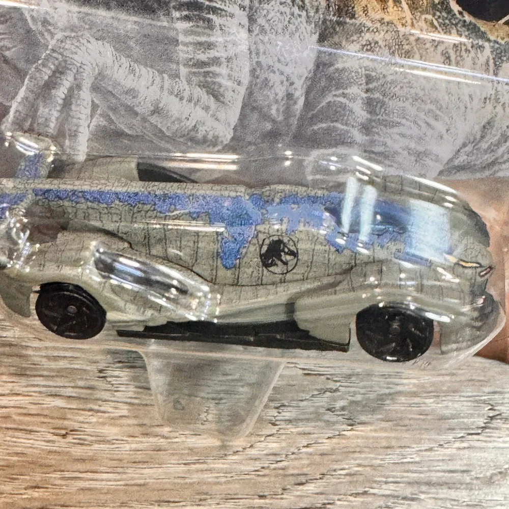 Hot Wheels Jurassic World Dominion Velociraptor‎ Blue Character Car